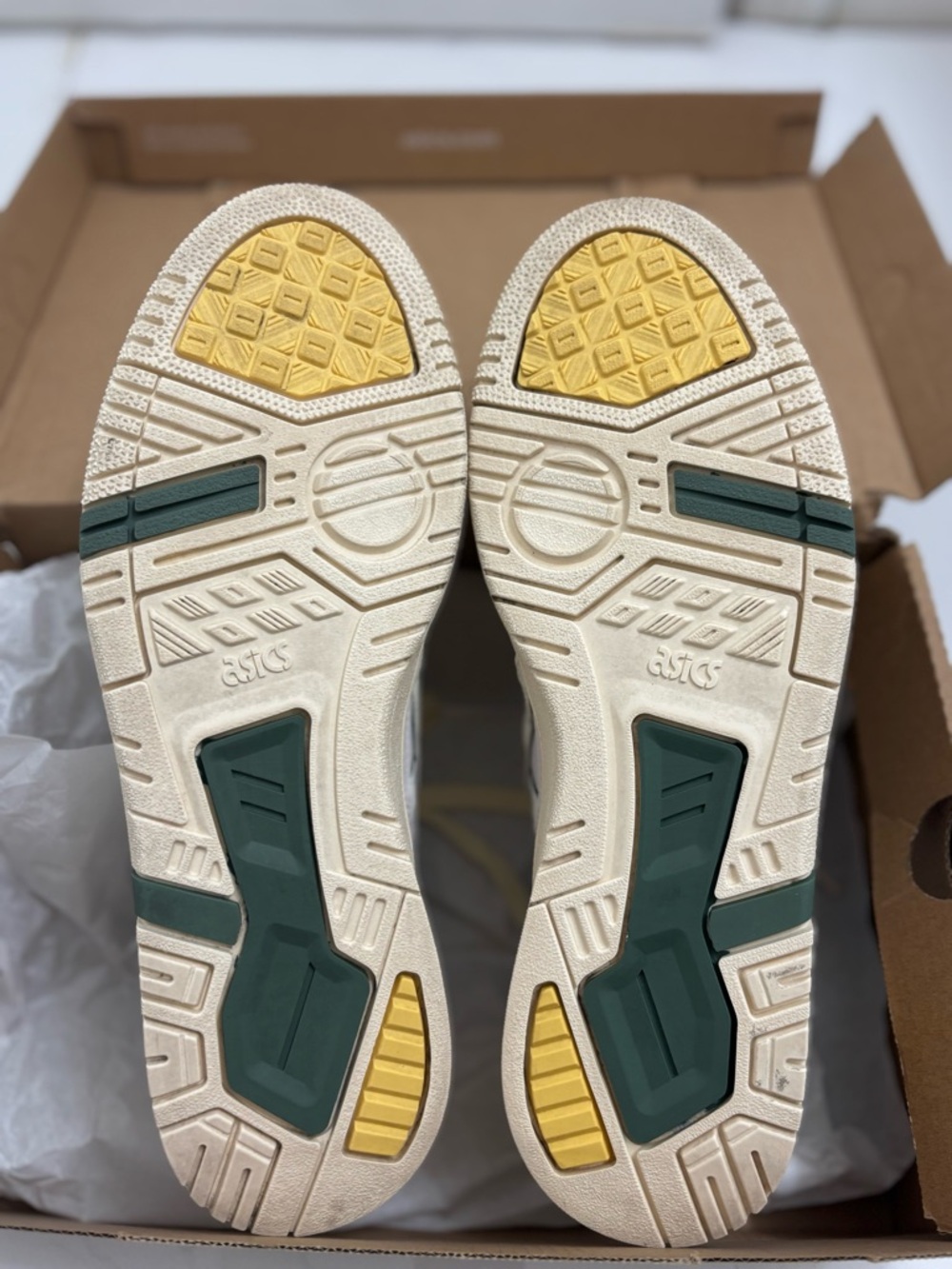 ASICS EX89 Cream & Green Low-Top Sneakers - Picture 6 of 6